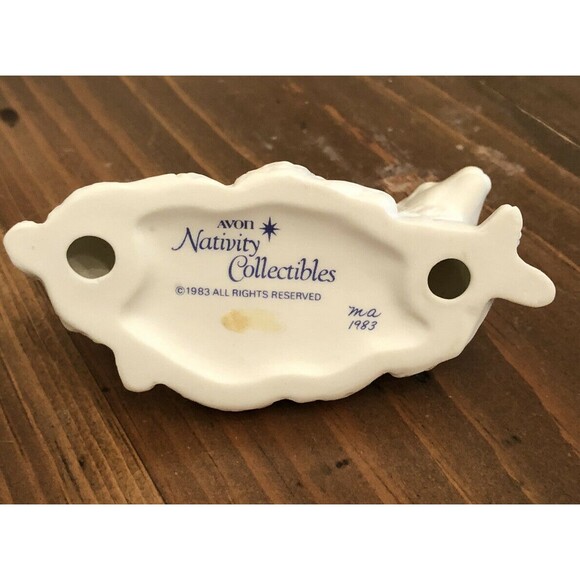 VINTAGE AVON NATIVITY  SHEEP FIGURINE - Picture 6 of 6